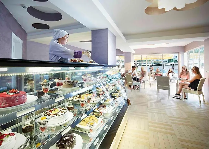 Grand Ideal Premium 호텔 말마리스