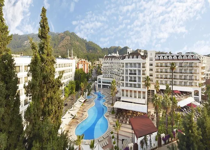 Hotel Grand Ideal Premium 3*